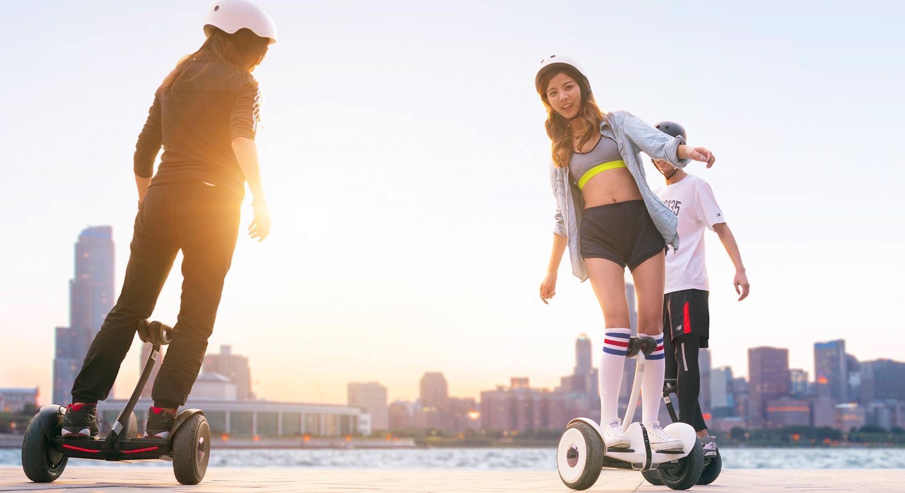 Xiaomi-hoverboard-made-with-Ninebot-and-Segway-photo-2b
