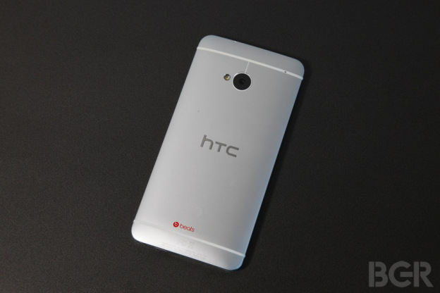 bgr-htc-one-review-3
