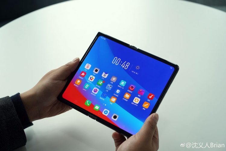 OPPO สมาร์ทโฟนจอพับได้