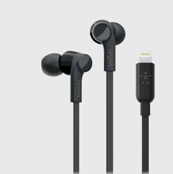 apple-iphone-se-belkin-linksys-accessory