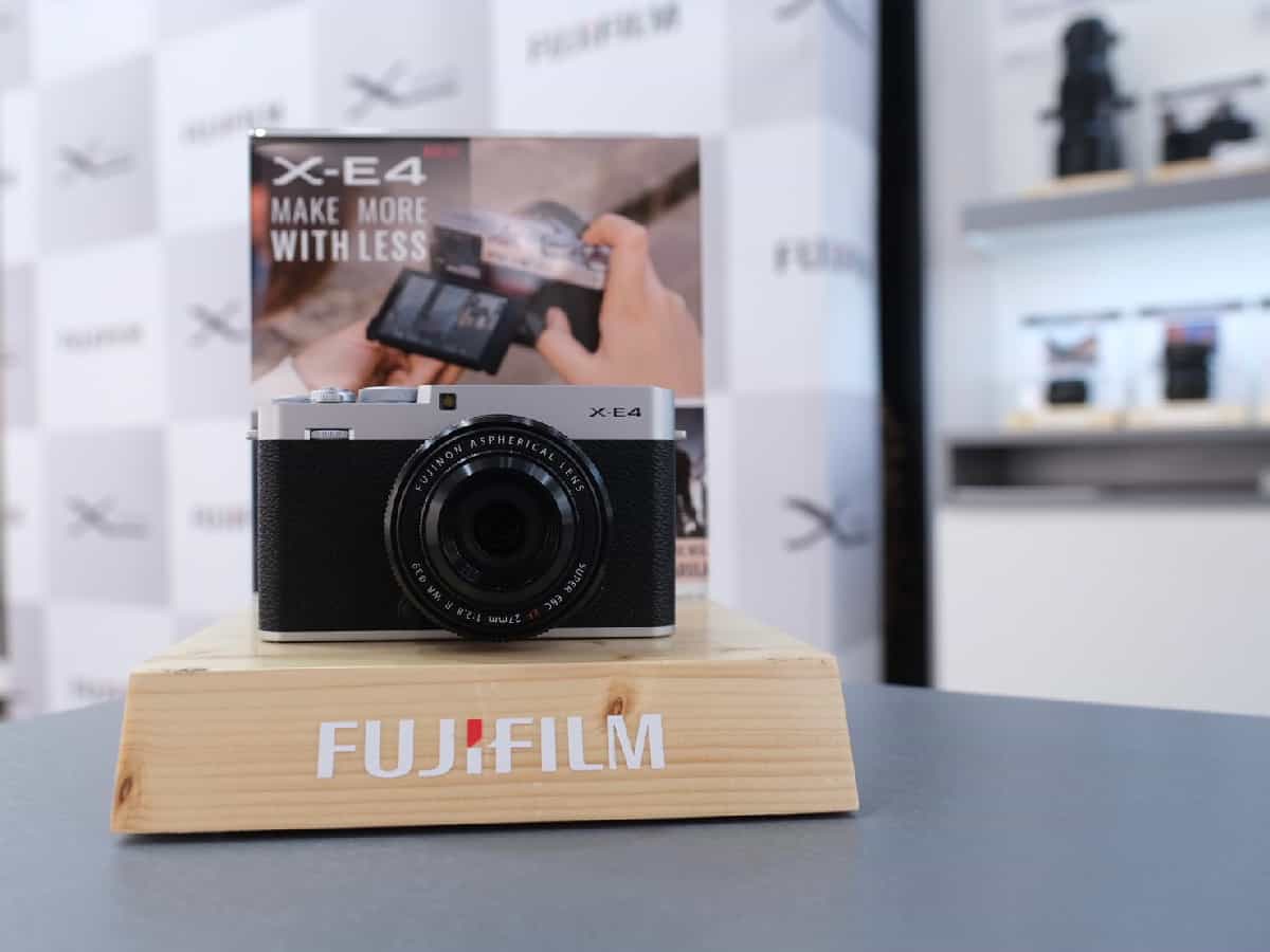 FUJIFILM X-E4