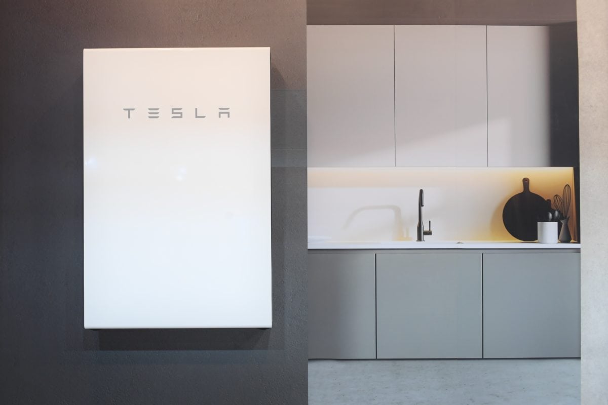 โซลาร์ ดี  Tesla Powerwall