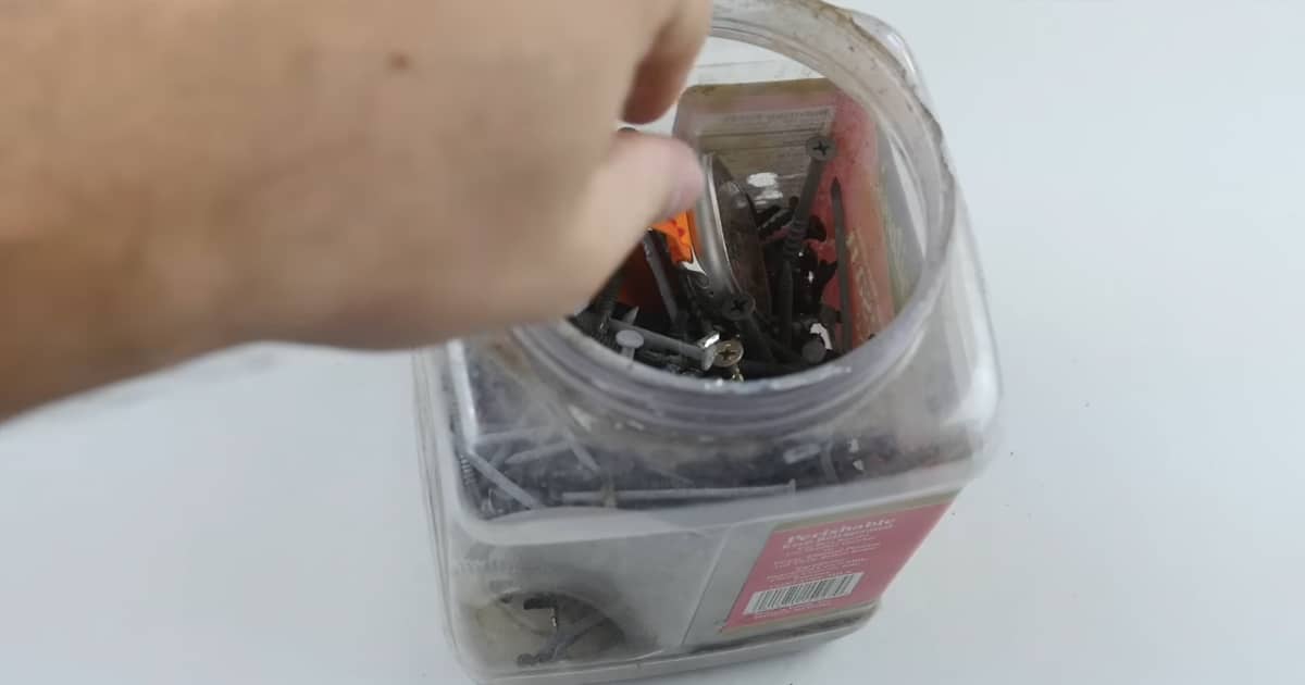 Tests Apple Watch Ultra Durability