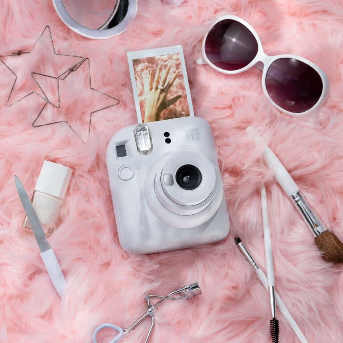 INSTAX mini 12 กล้องฟิล์มอินสแตนท์ Clay White