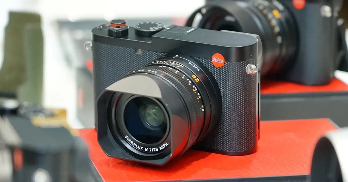 Leica Q3 BIG CAMERA