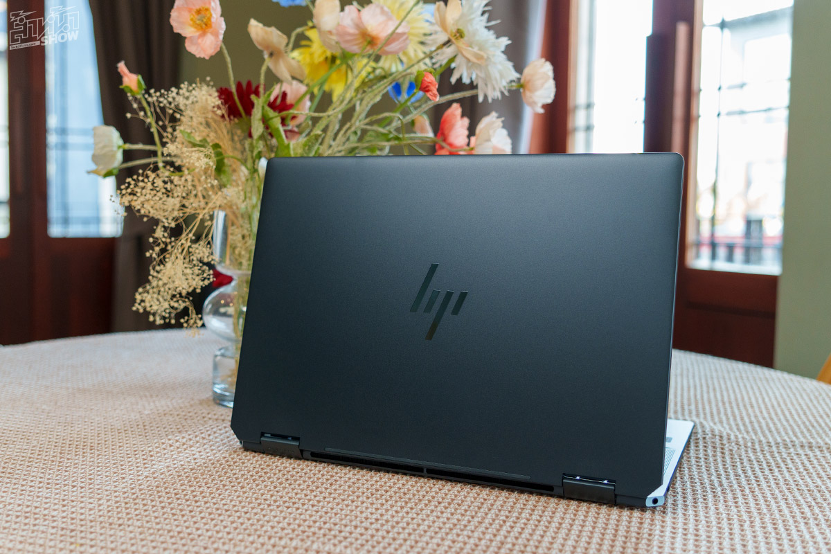 รีวิว HP Spectre x360 2-in-1 Laptop 14 (2024)
