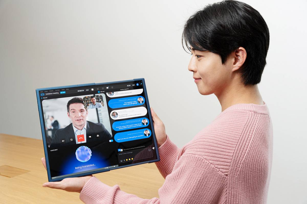 Samsung หน้าจอพับได้ ยืดได้ Slidable Flex Solo
