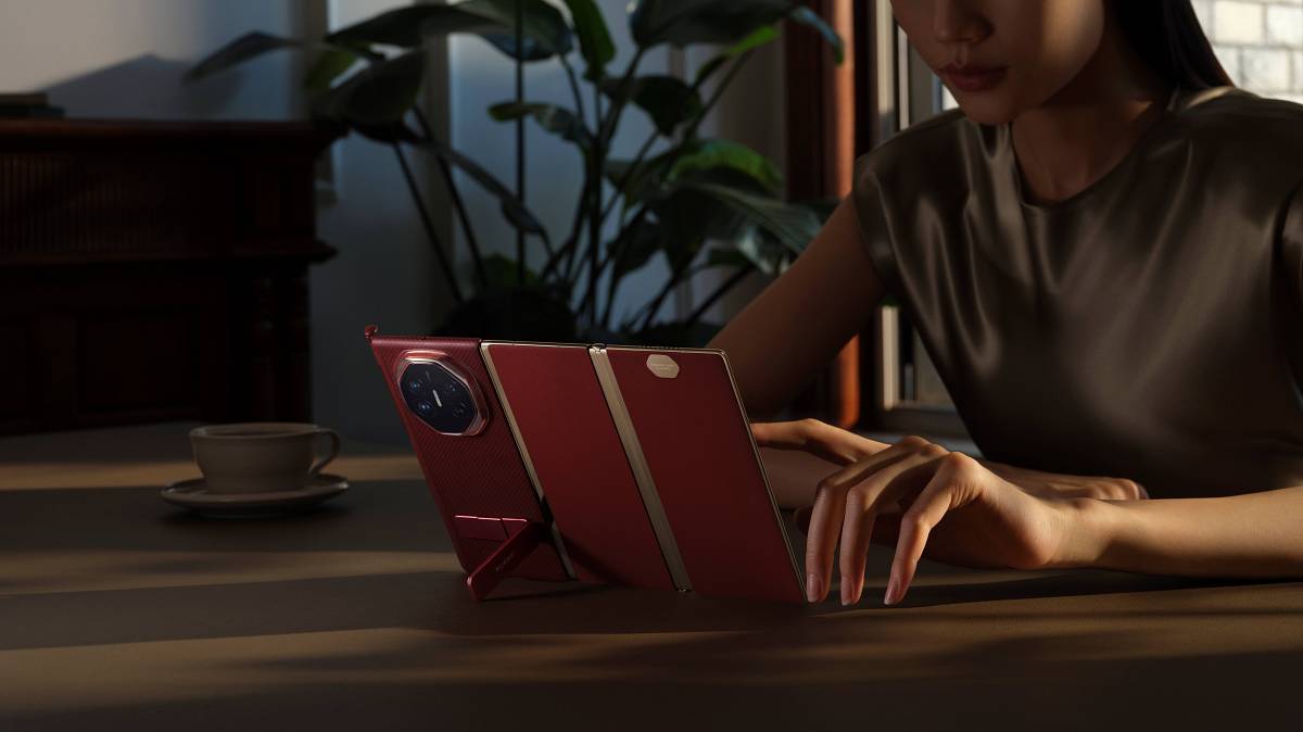 HUAWEI Mate XT ไทย