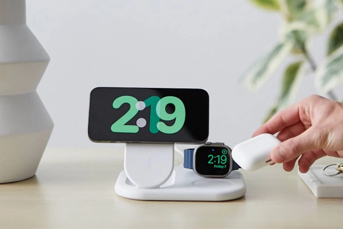 Belkin BoostCharge 3-in-1 Magnetic Foldable Wireless Charger with Qi2 15W
