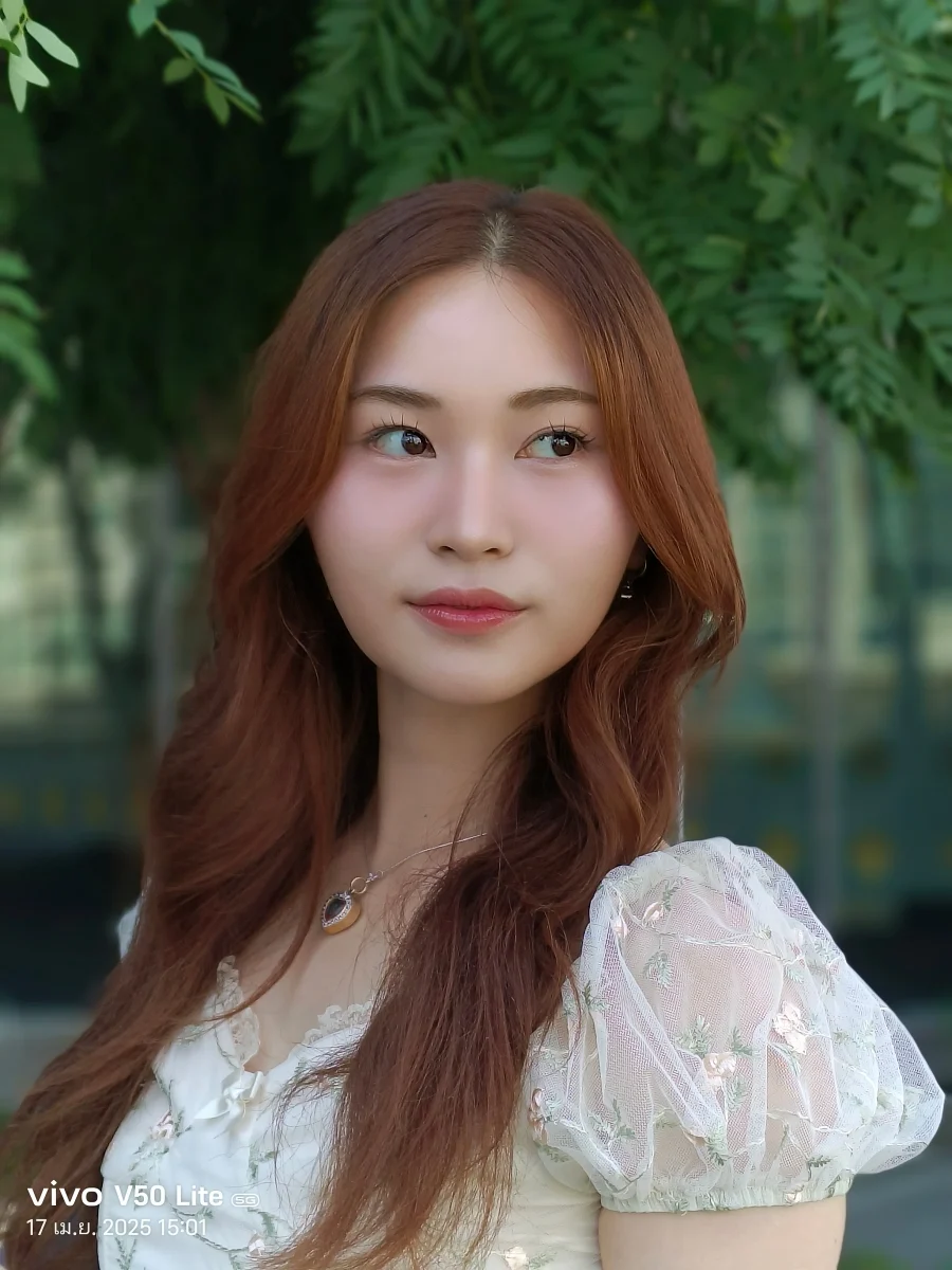 ภาพถ่ายพอร์ตเทรต ด้วย vivo V50 Lite