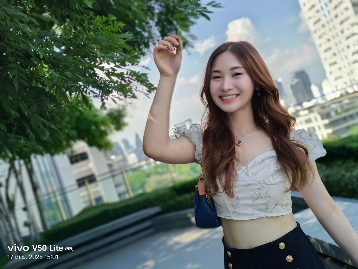 ภาพถ่ายพอร์ตเทรต ด้วย vivo V50 Lite