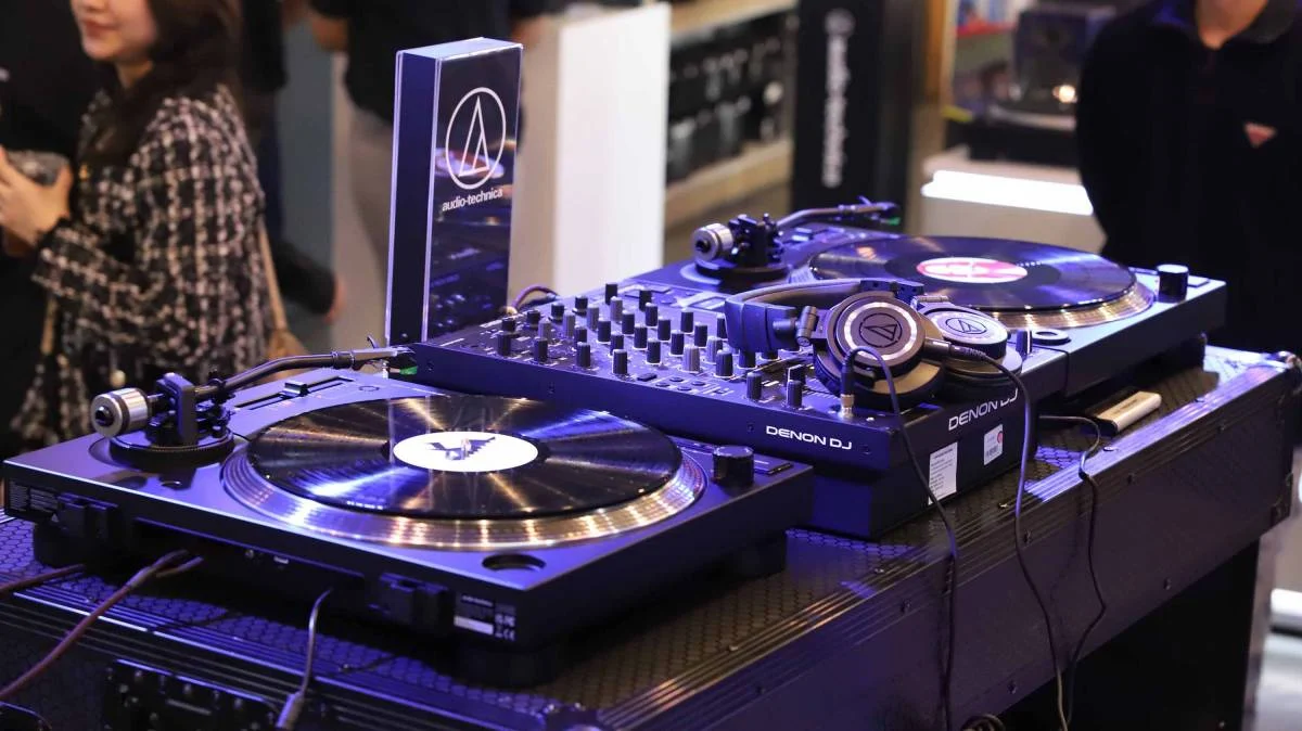 Audio-Technica x ProPlugin Analog Fest Head-Fi