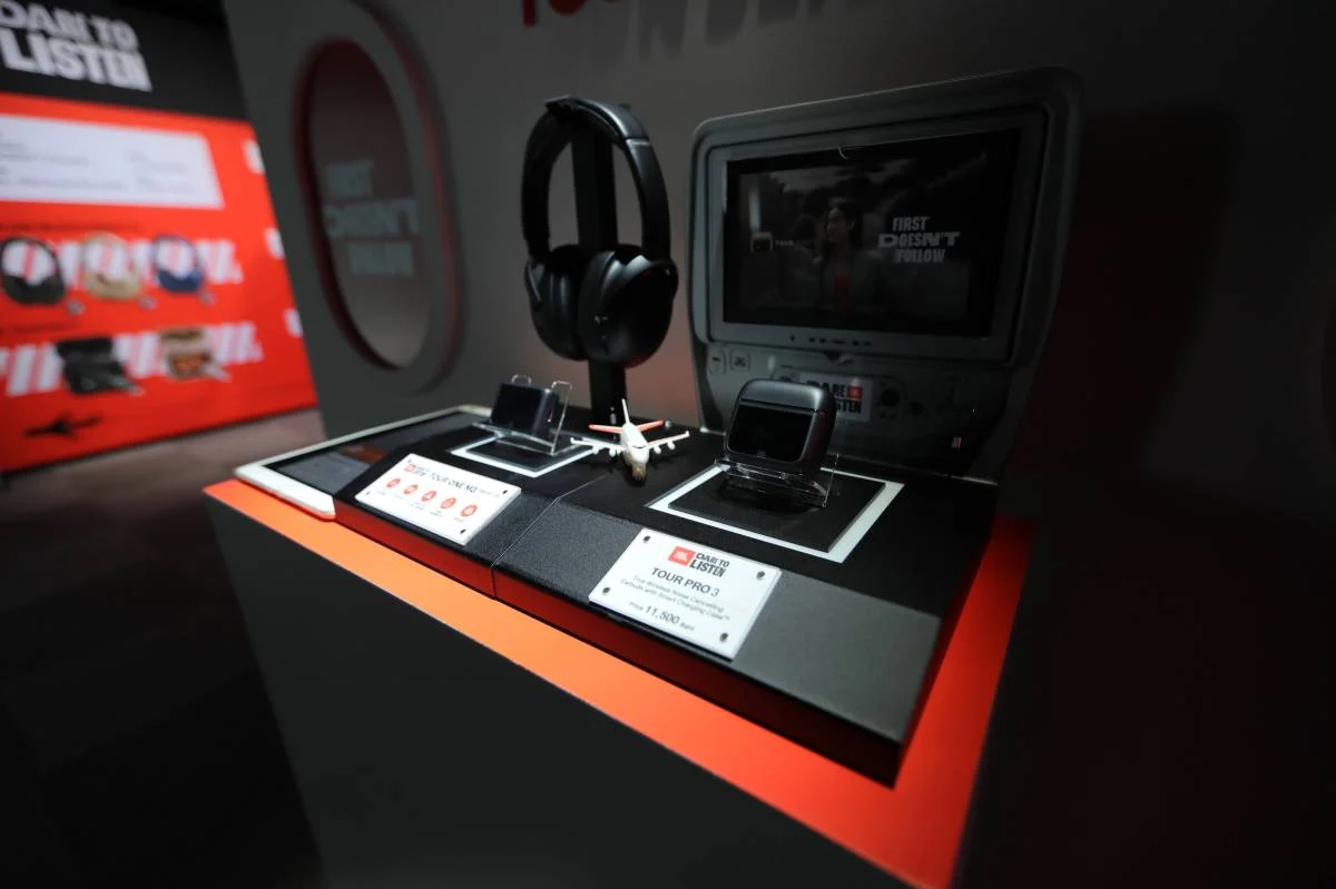 JBL Tour Pro 3 และ One M3 Smart Tx